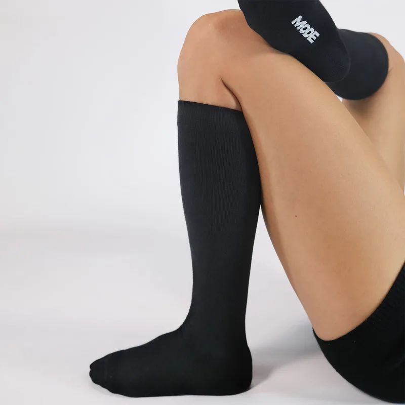 Black knee-high Mode compression socks